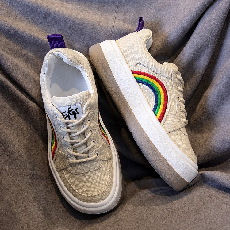 PU-Sneakers in Regenbogenfarben