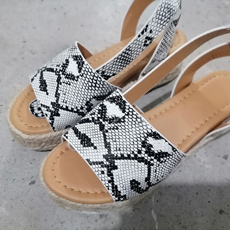 Woven Decor Buckel Chunky Sandals