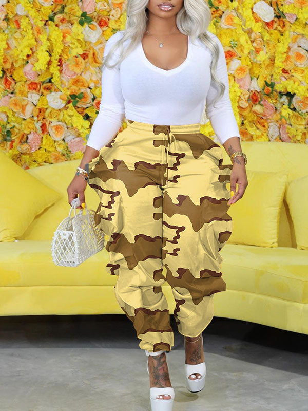 Lange Camouflage-Hose mit seitlichem Lotusbesatz