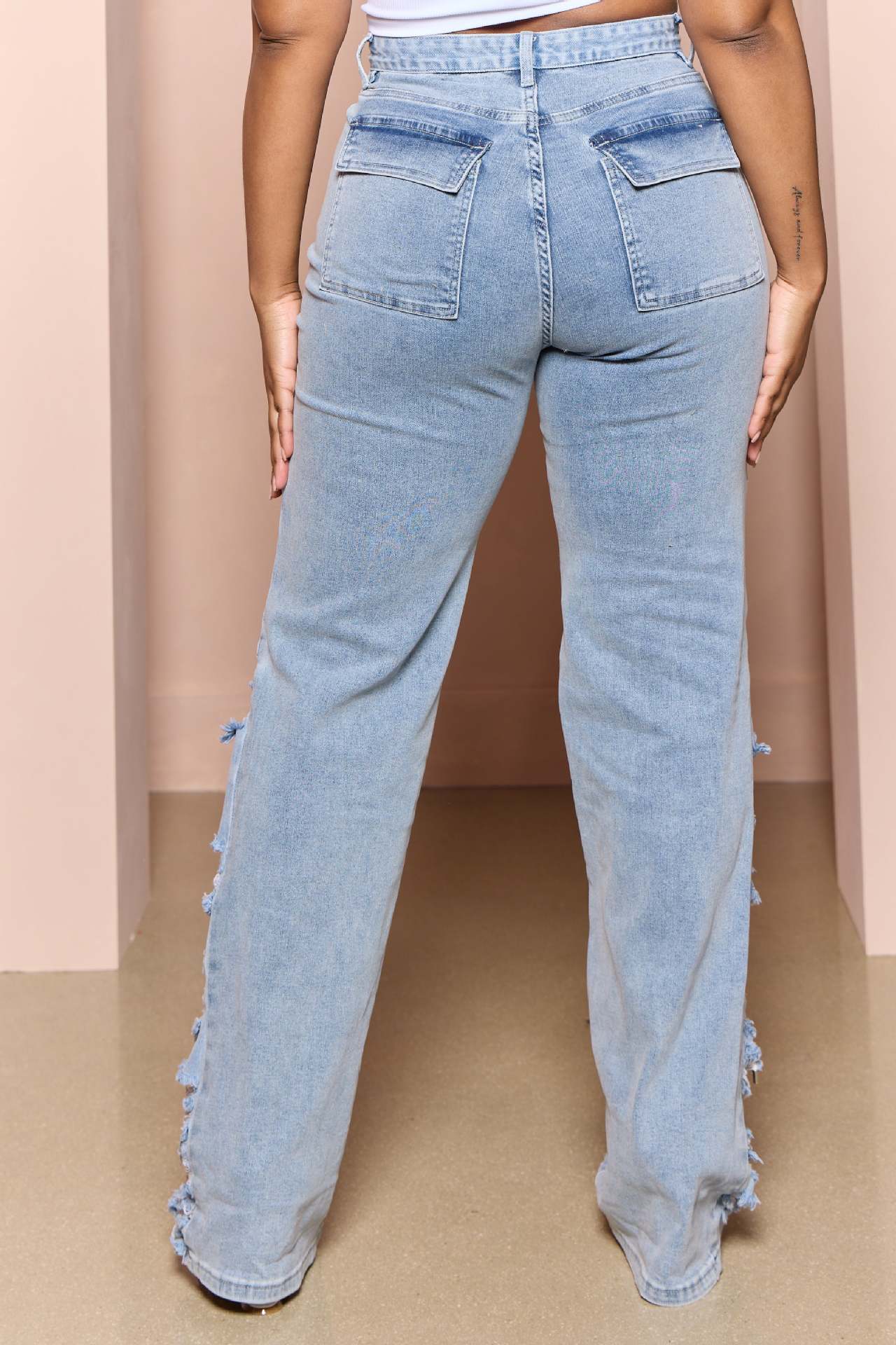 Zerrissene Jeans mit hoher Taille