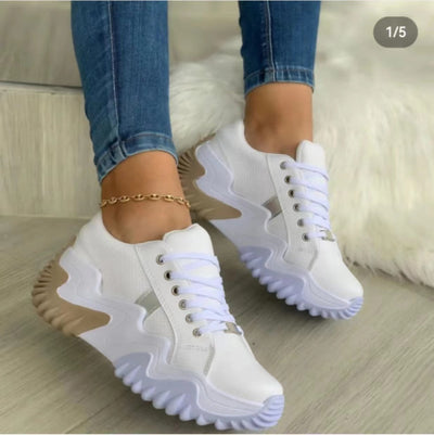 Lace-up Mallow Sole Sneakers