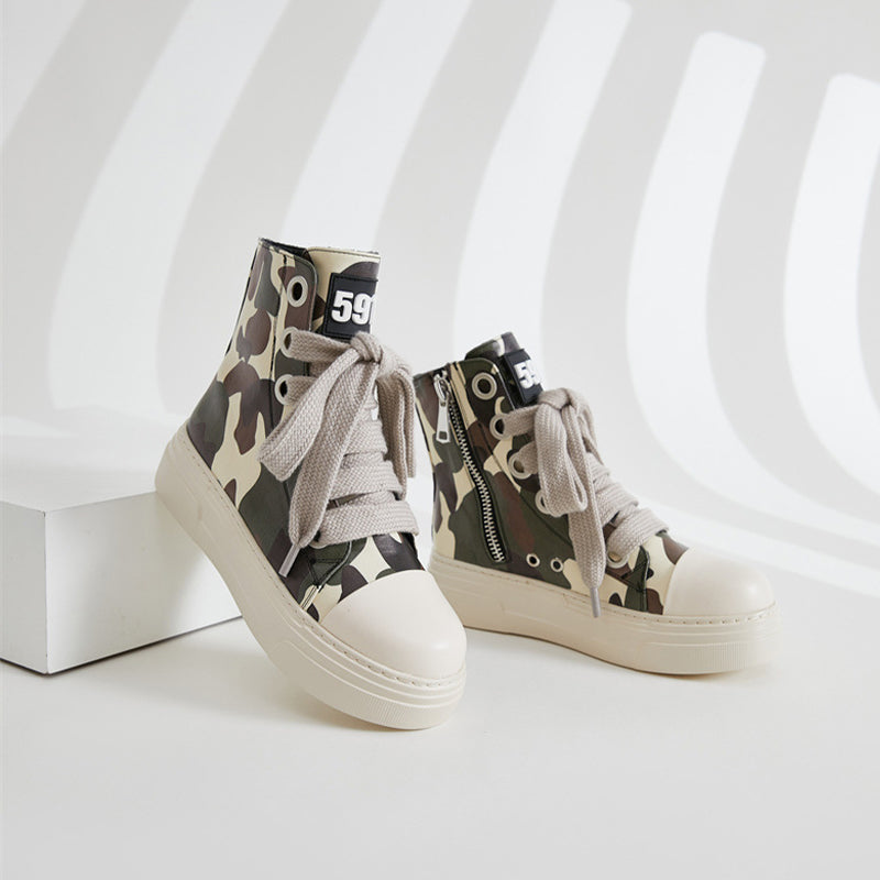 Activewear-Sneakers mit Camouflage-Muster 