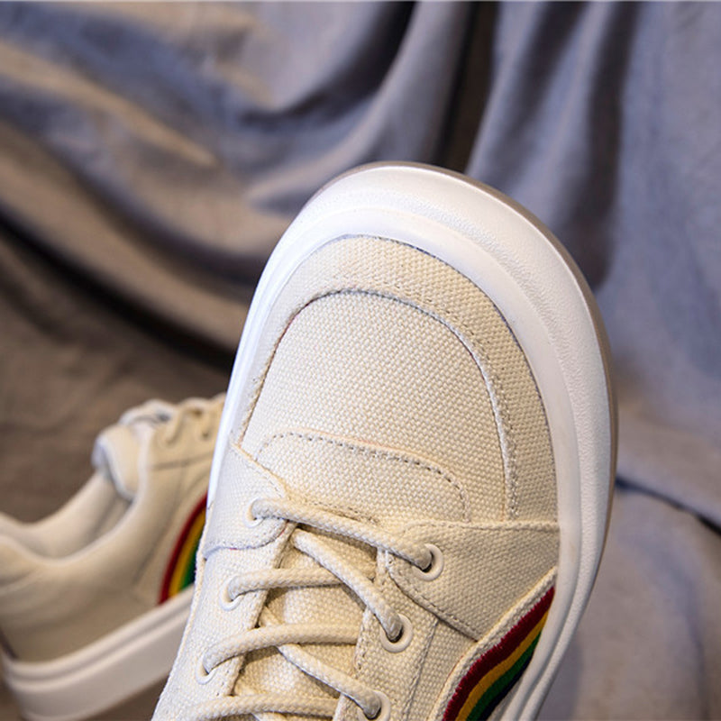 PU-Sneakers in Regenbogenfarben