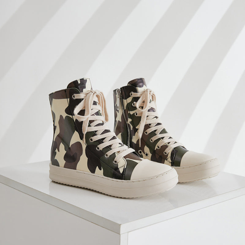 Activewear-Sneakers mit Camouflage-Muster 