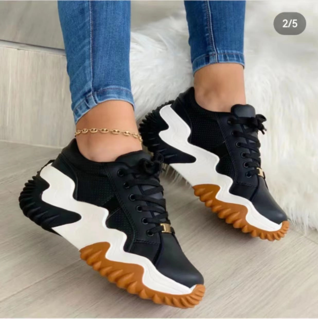 Lace-up Mallow Sole Sneakers