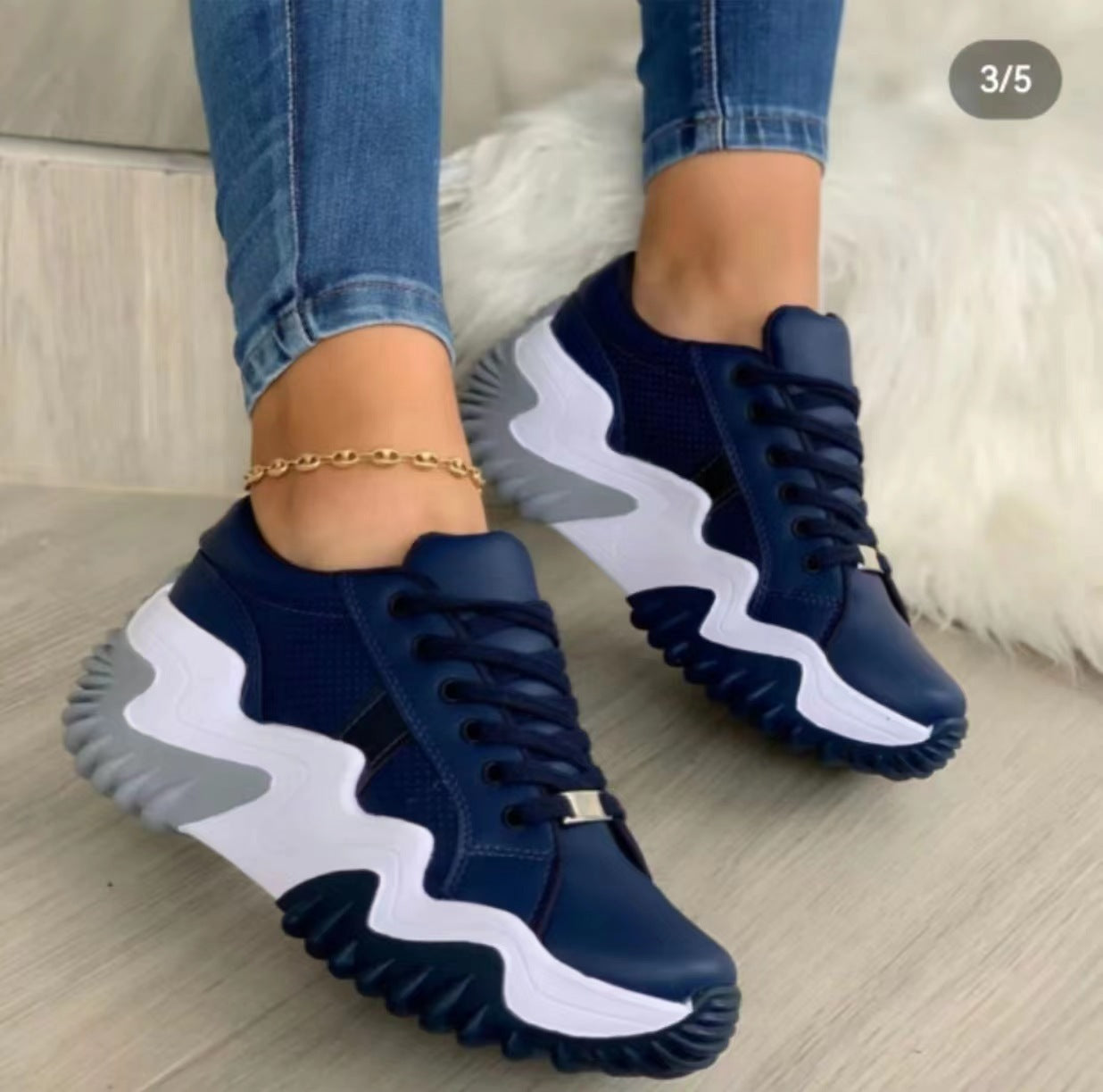 Lace-up Mallow Sole Sneakers