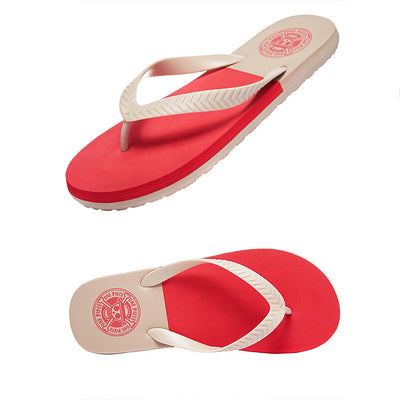 Lässige Flip-Flops in Kontrastfarben