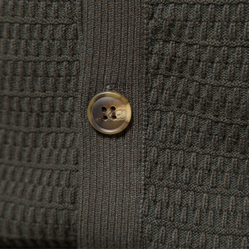 Suéter tipo cárdigan con botones